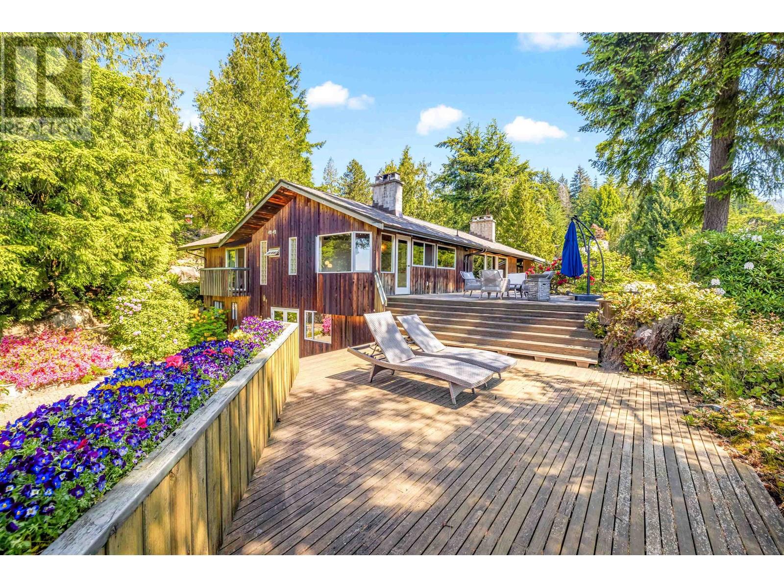 Photo 6 of 4663 Woodridge Place, West Vancouver BC