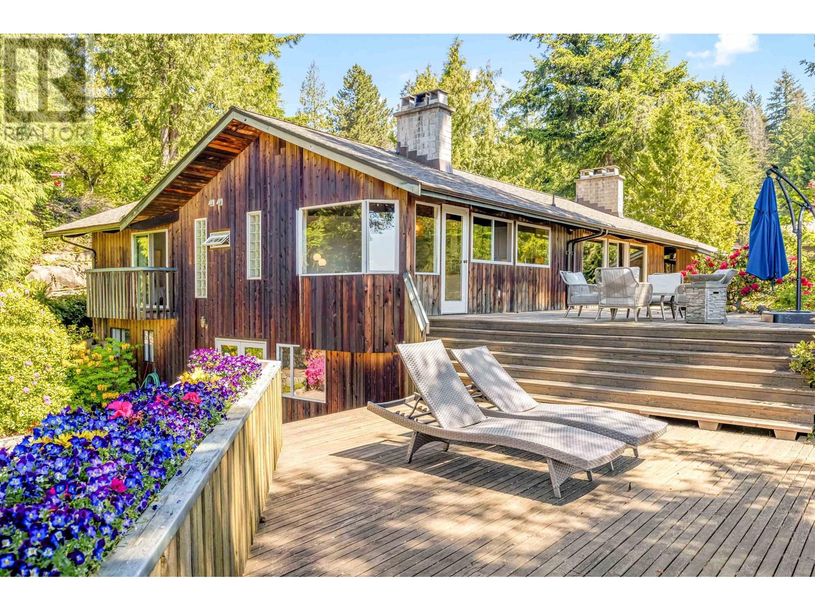 Photo 7 of 4663 Woodridge Place, West Vancouver BC