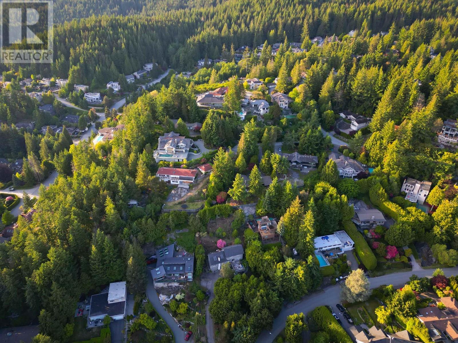 Photo 29 of 4663 Woodridge Place, West Vancouver BC