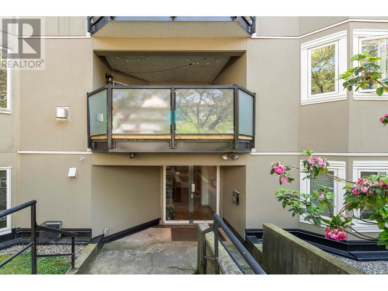 Photo 2 of 105 175 W 4th Street, North Vancouver BC