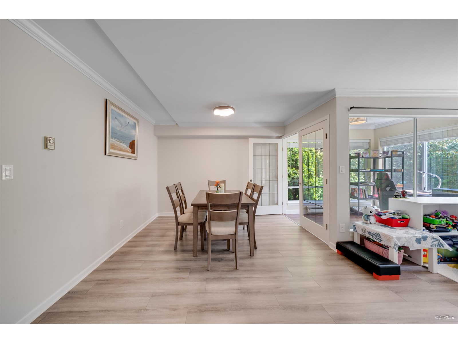 Photo 9 of 3 1552 Everall Street, White Rock BC