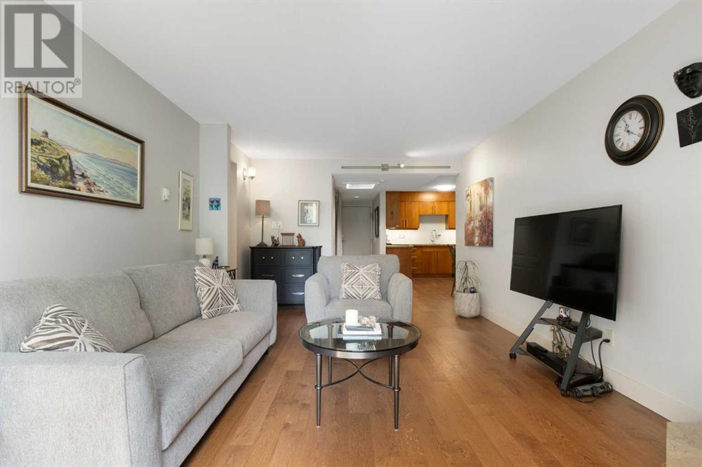 Single Family House for Sale in    Avenue NE Crescent Heights Calgary 