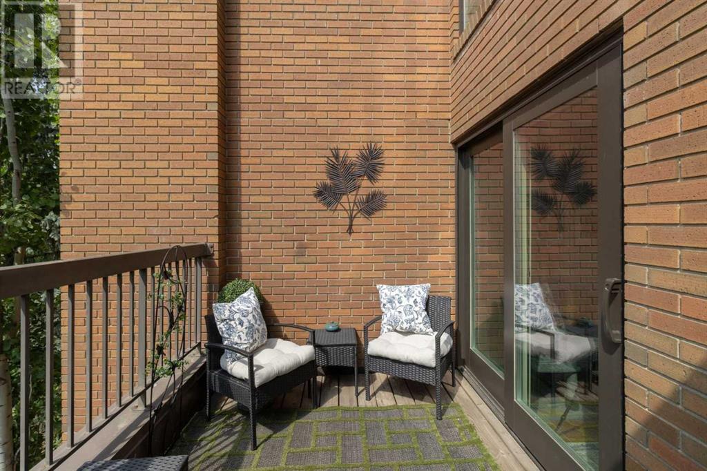 Single Family House for Sale in    Avenue NE Crescent Heights Calgary 