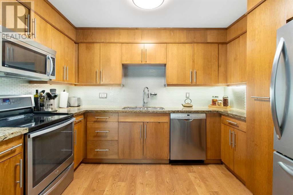 Single Family House for Sale in    Avenue NE Crescent Heights Calgary 