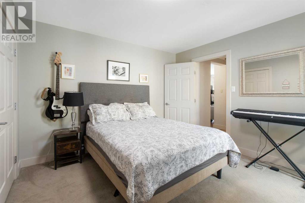 Single Family House for Sale in    Avenue NE Crescent Heights Calgary 