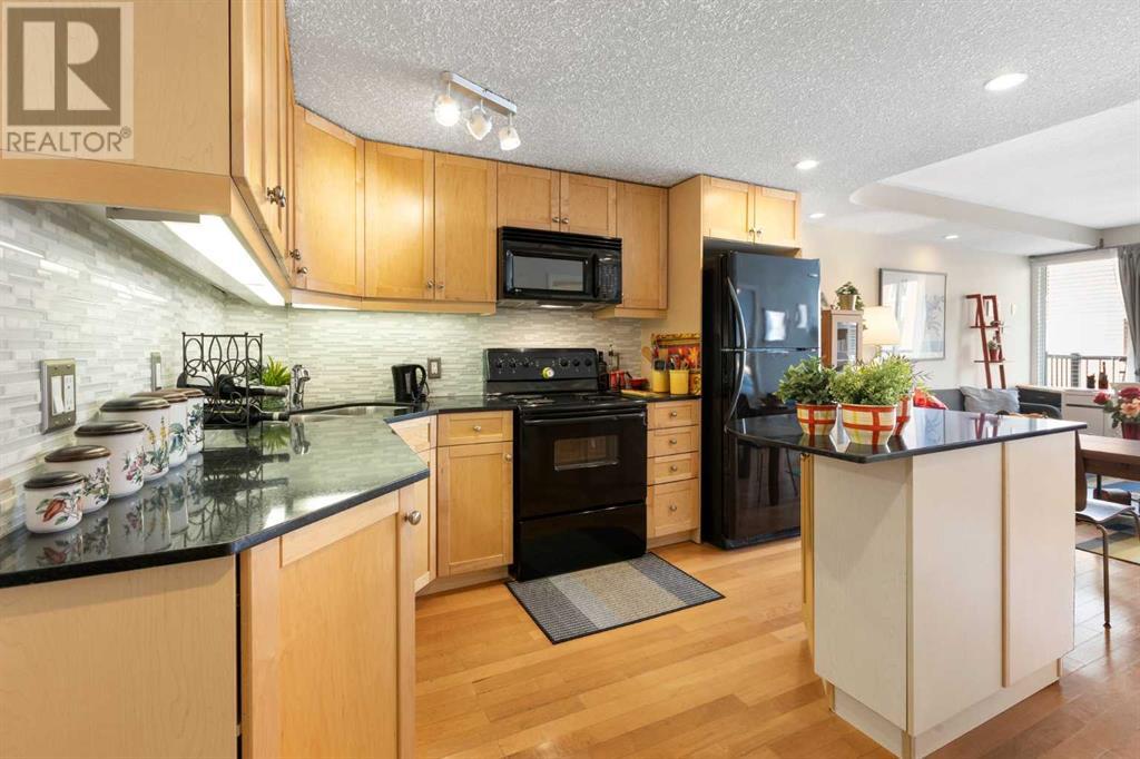 Single Family House for Sale in    Avenue SW Bankview Calgary 