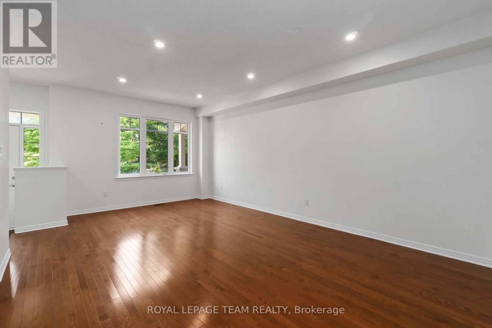 Living room with Dinning Room