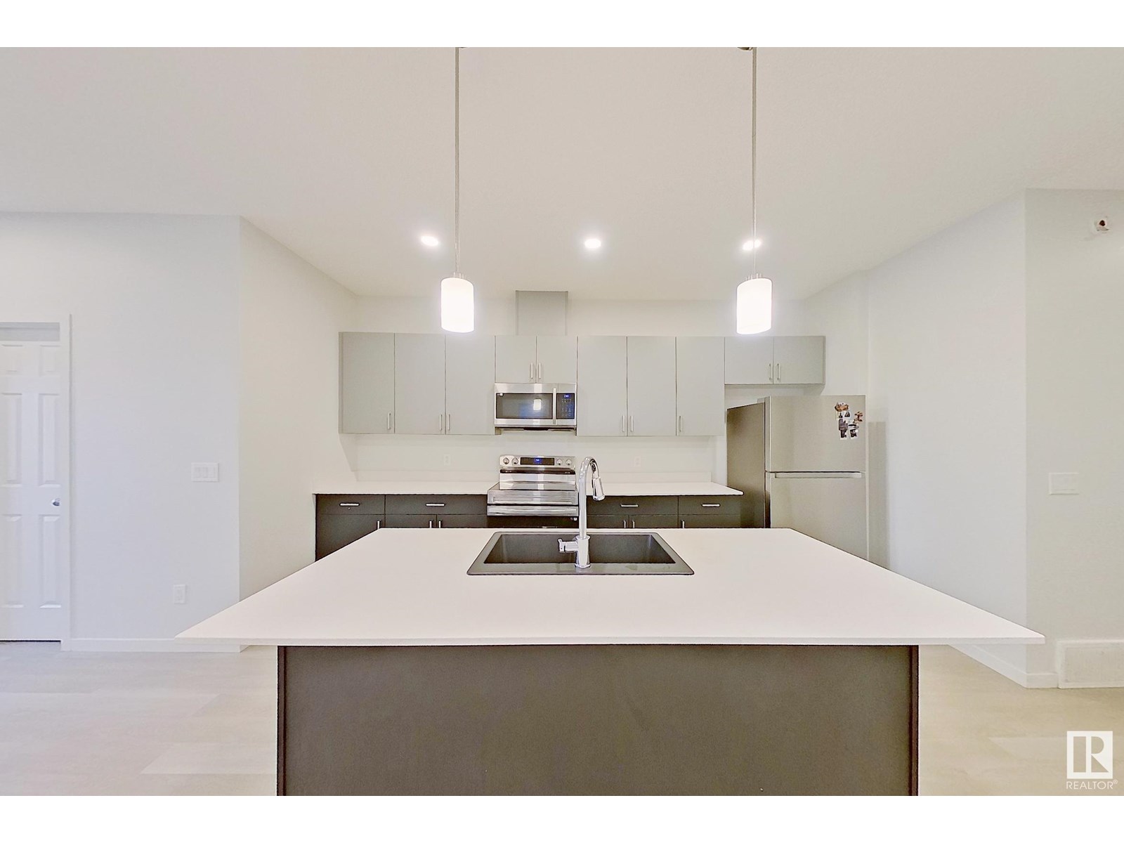 Photo 2 of 7137 46 A St, Beaumont AB