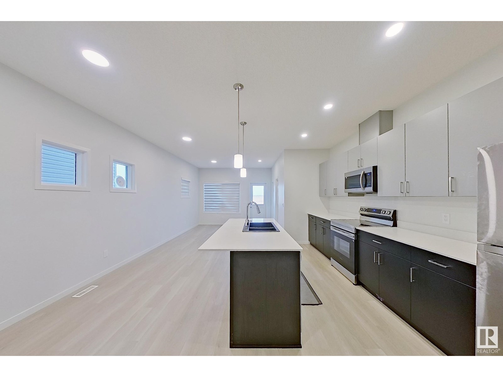 Photo 17 of 7137 46 A St, Beaumont AB