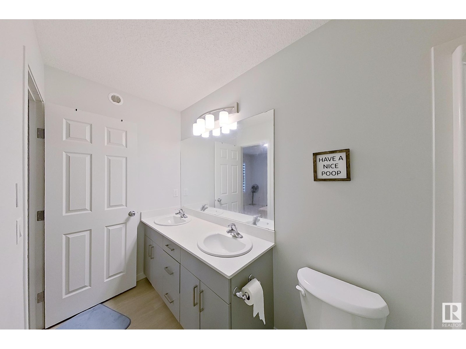 Photo 25 of 7137 46 A St, Beaumont AB