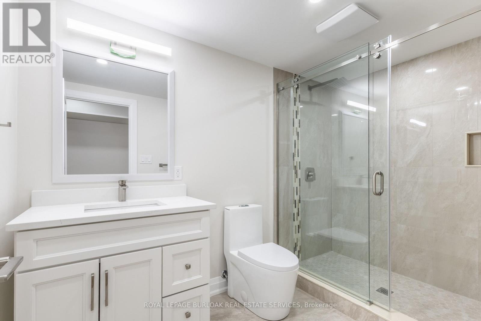 Photo 34 of 3329 Springflower Way, Oakville ON
