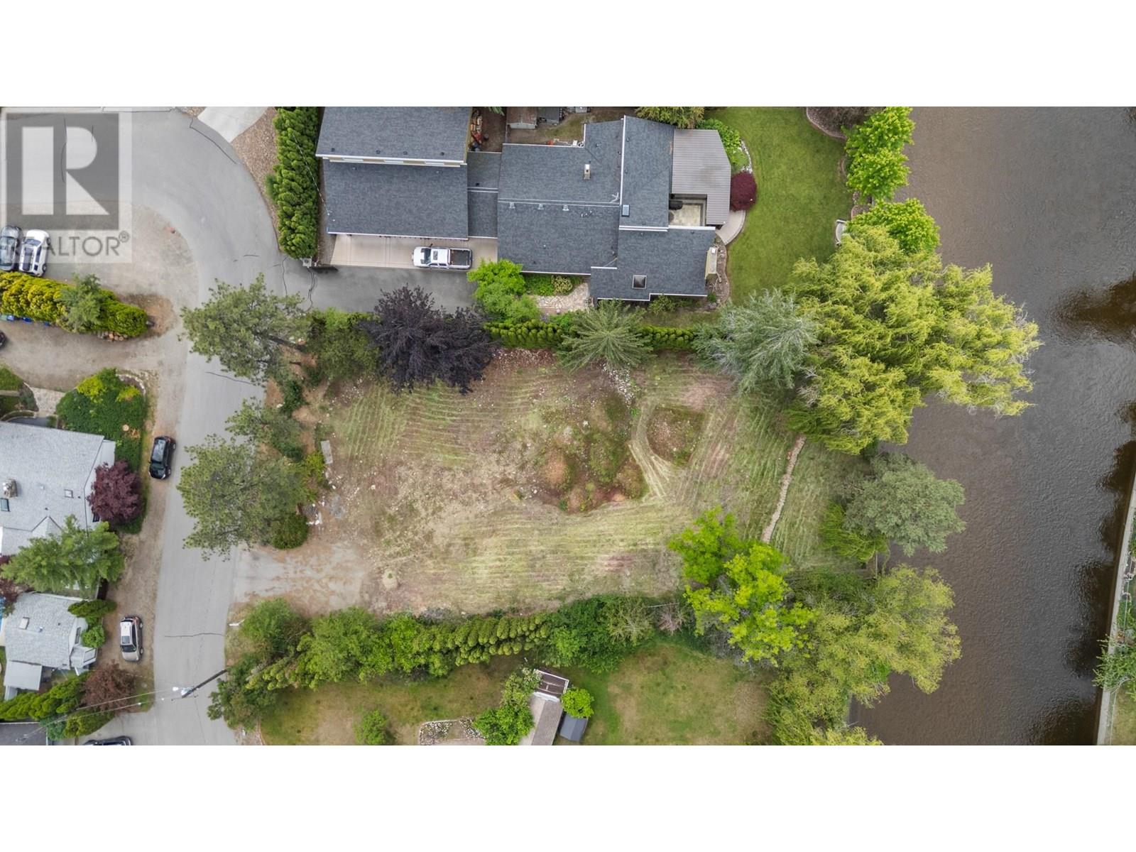 1 569 Radant Road, Kelowna