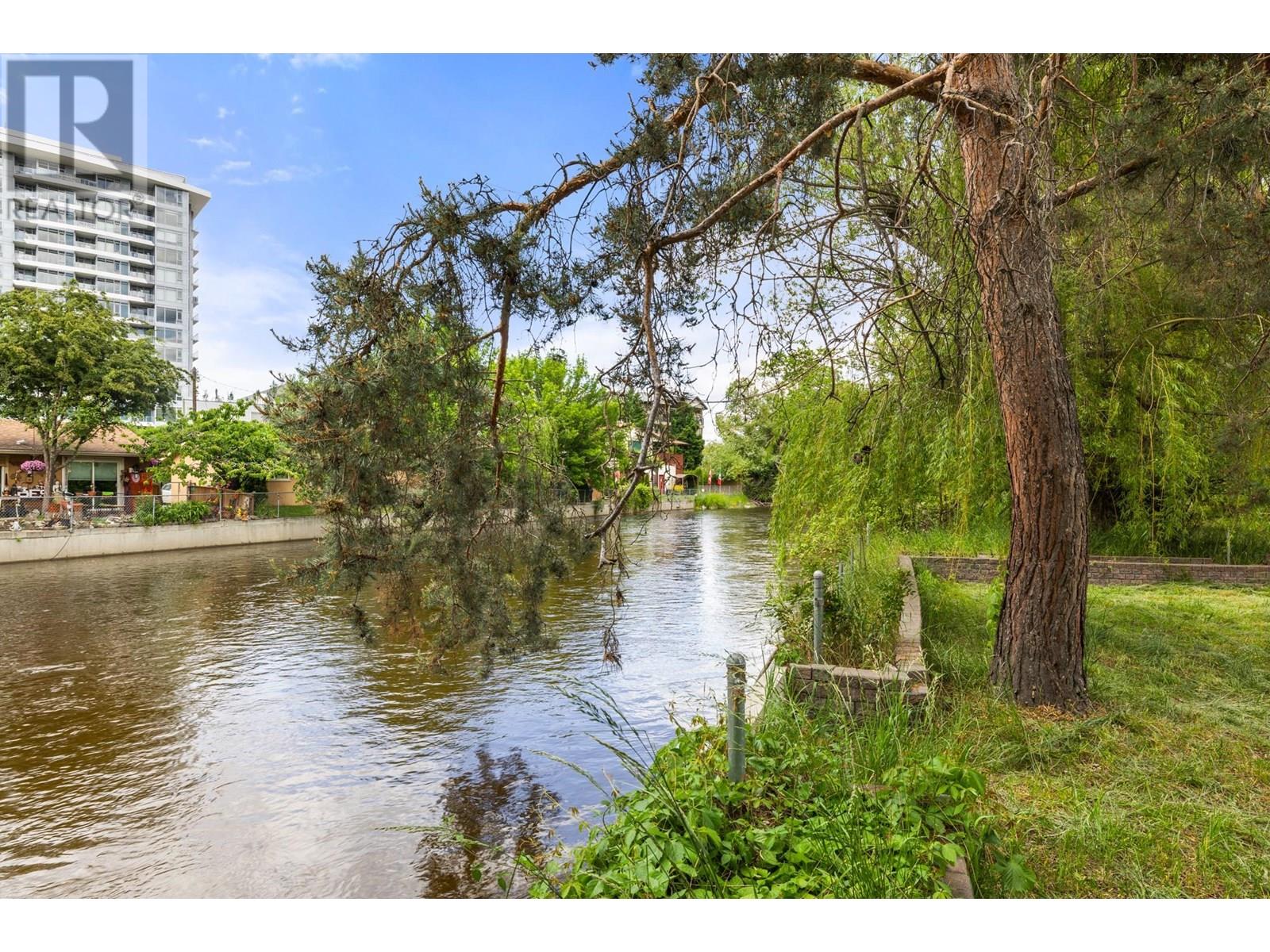 1 569 Radant Road, Kelowna