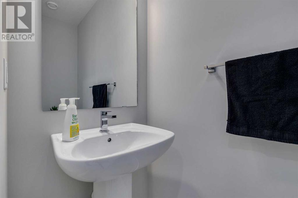 Single Family House for Sale in  Evanston Link NW Evanston Calgary 