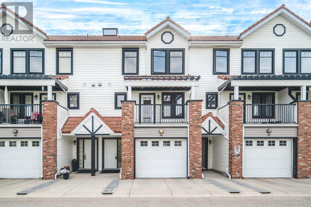 44 Royal Oak Lane NW, Calgary, Alberta