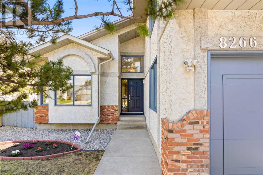 Single Family House for Sale in  Edgebrook Drive NW Edgemont Calgary 