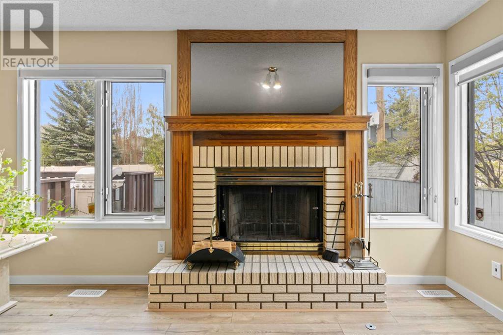 Single Family House for Sale in  Edgebrook Drive NW Edgemont Calgary 
