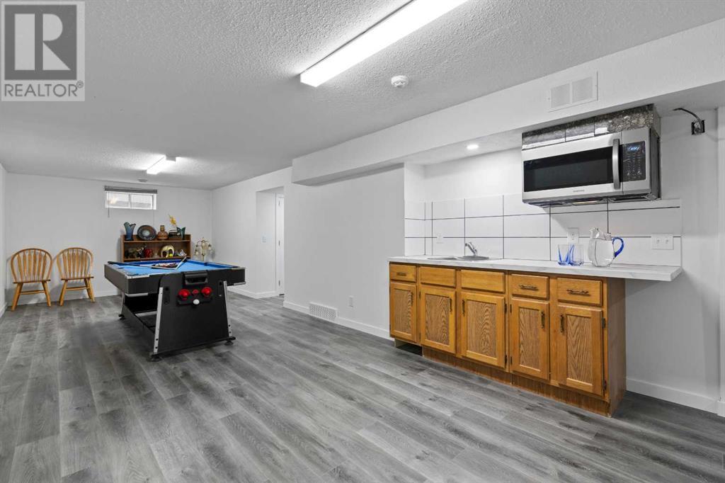 Single Family House for Sale in  Edgebrook Drive NW Edgemont Calgary 