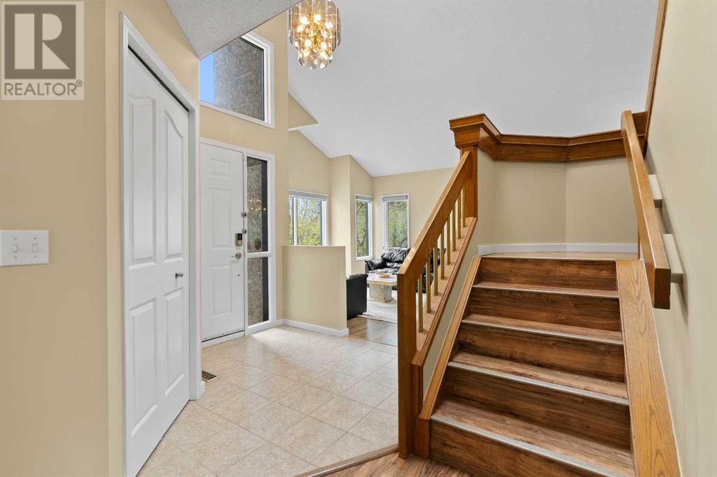 Single Family House for Sale in  Edgebrook Drive NW Edgemont Calgary 