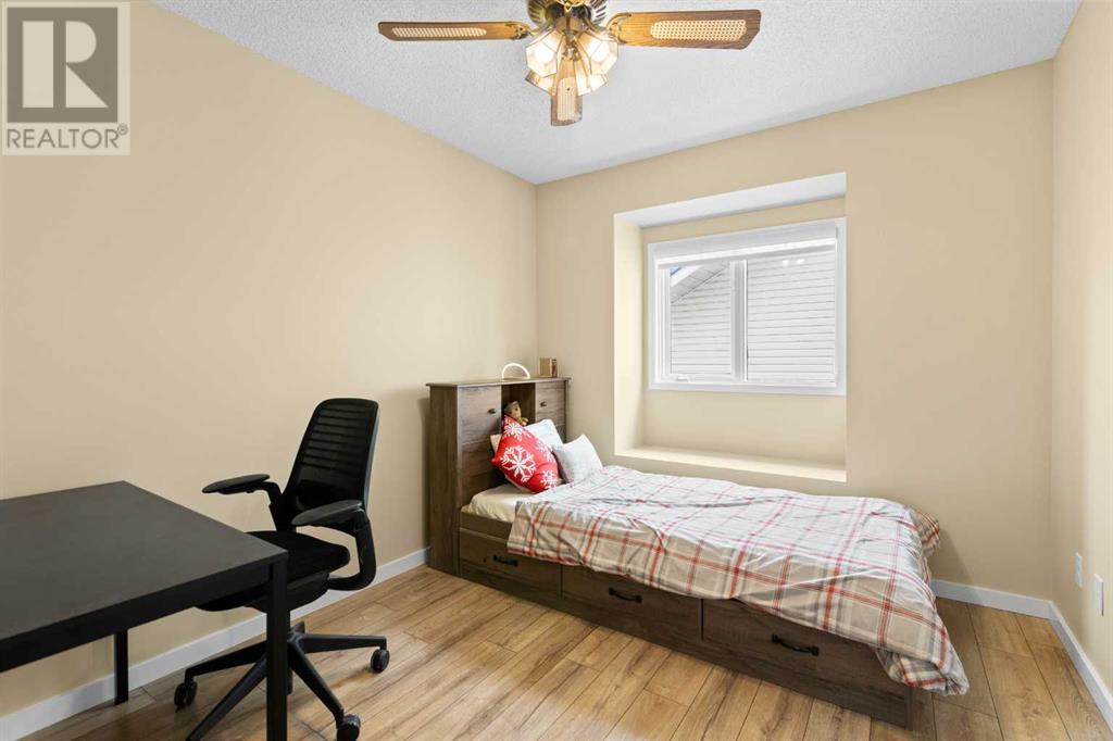 Single Family House for Sale in  Edgebrook Drive NW Edgemont Calgary 