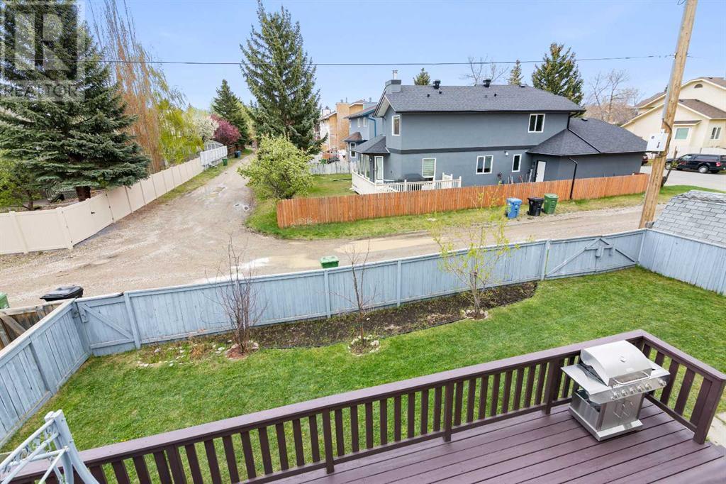Single Family House for Sale in  Edgebrook Drive NW Edgemont Calgary 