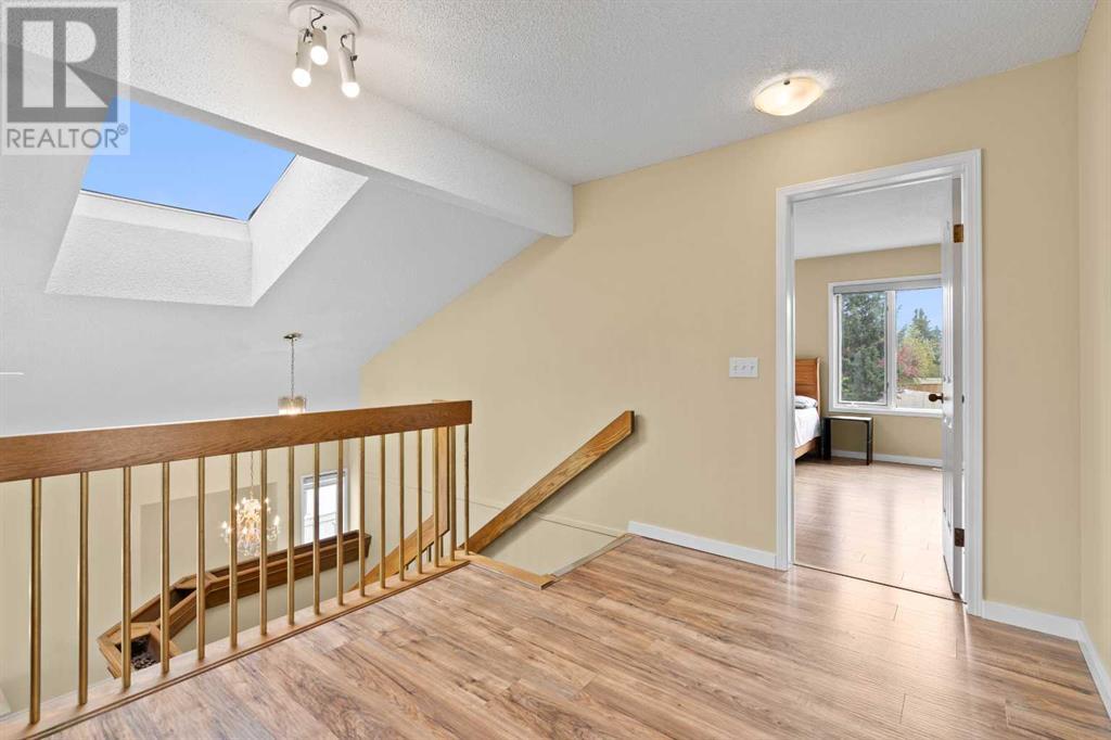 Single Family House for Sale in  Edgebrook Drive NW Edgemont Calgary 