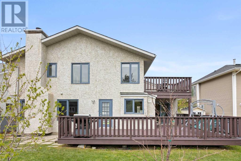 Single Family House for Sale in  Edgebrook Drive NW Edgemont Calgary 