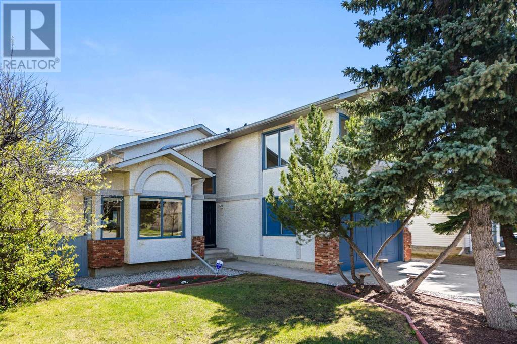 Single Family House for Sale in  Edgebrook Drive NW Edgemont Calgary 