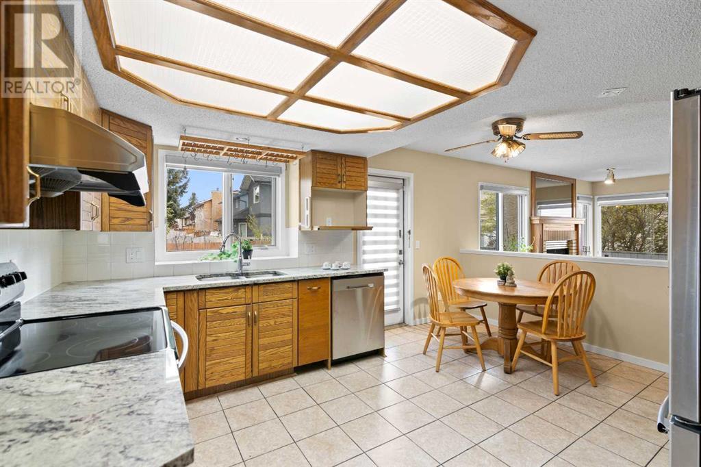 Single Family House for Sale in  Edgebrook Drive NW Edgemont Calgary 