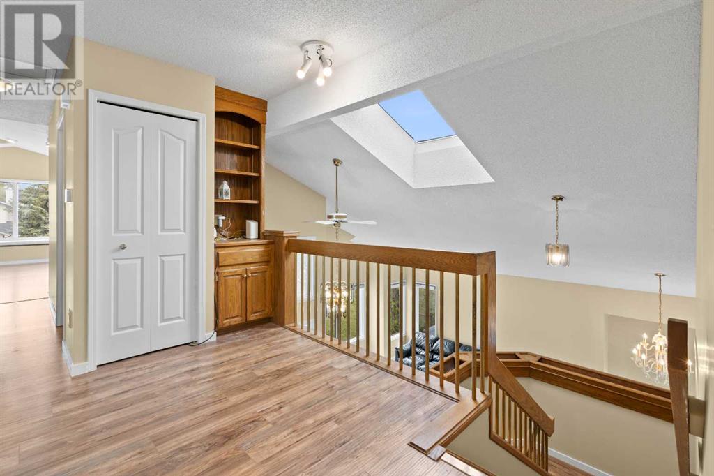 Single Family House for Sale in  Edgebrook Drive NW Edgemont Calgary 