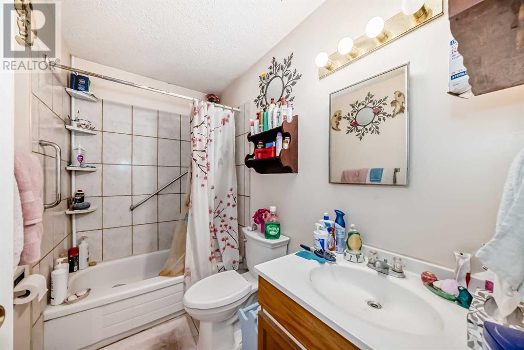 2211 80 Avenue SE, Calgary, Alberta