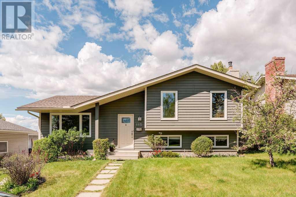 115 Silver Brook Drive NW, Calgary, Alberta