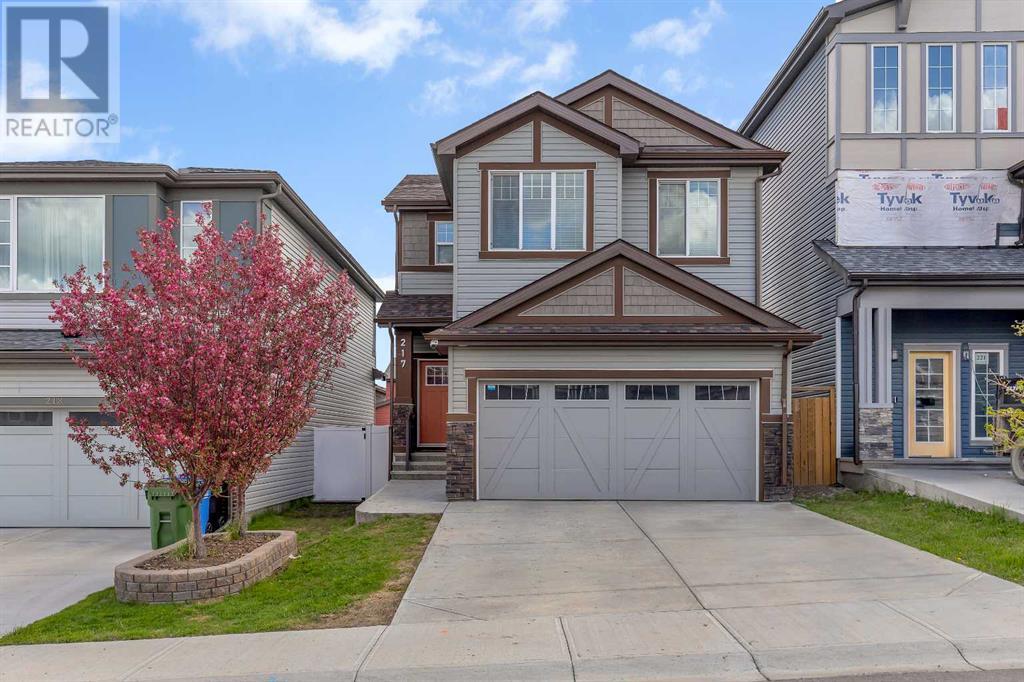 217 Lucas Manor NW, Calgary, Alberta