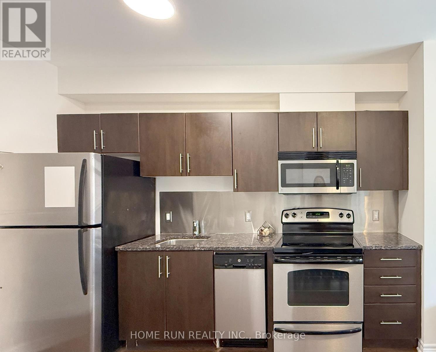 Photo 25 of 323 429 Kent Street, Ottawa ON