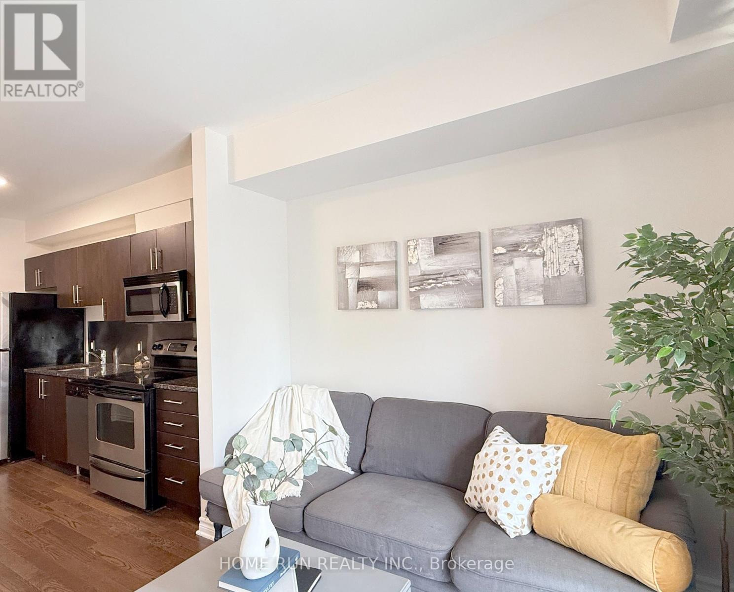 Photo 23 of 323 429 Kent Street, Ottawa ON
