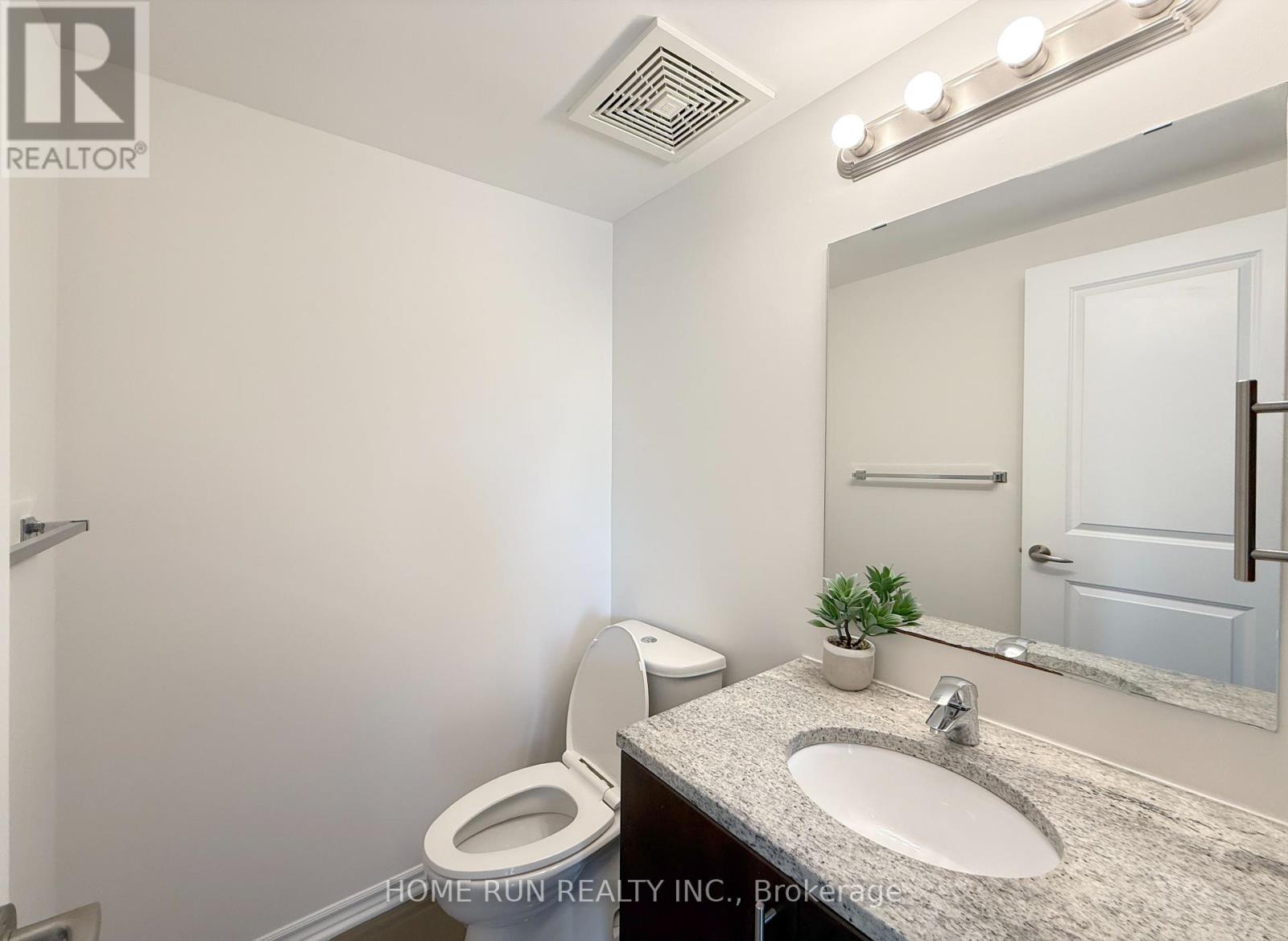 Photo 17 of 323 429 Kent Street, Ottawa ON