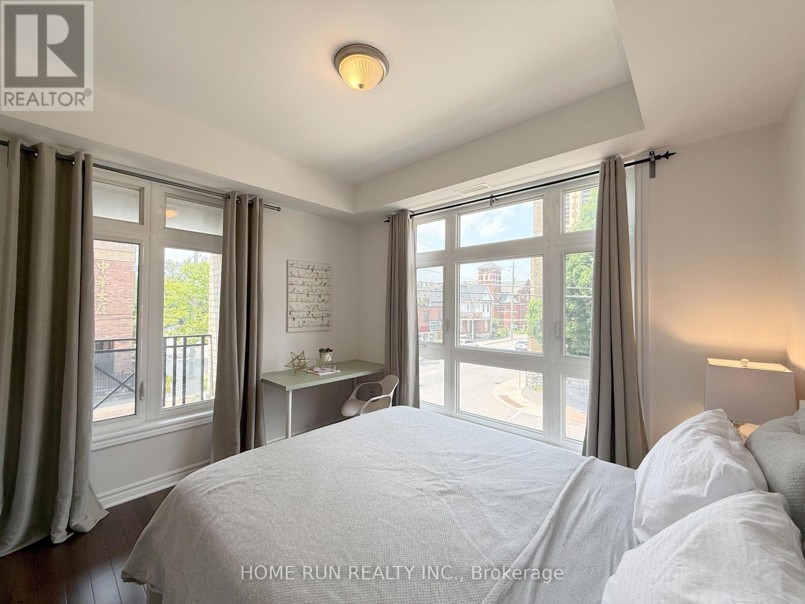 Photo 9 of 323 429 Kent Street, Ottawa ON