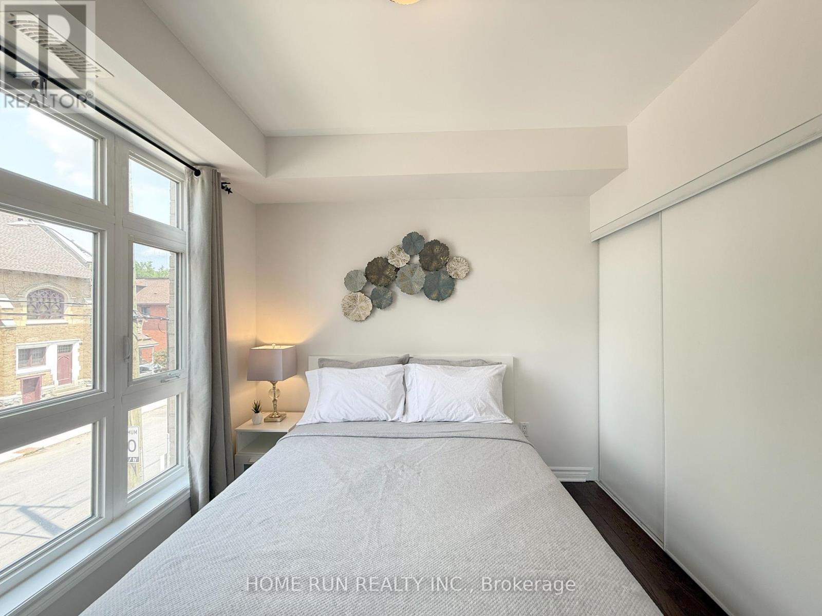 Photo 14 of 323 429 Kent Street, Ottawa ON