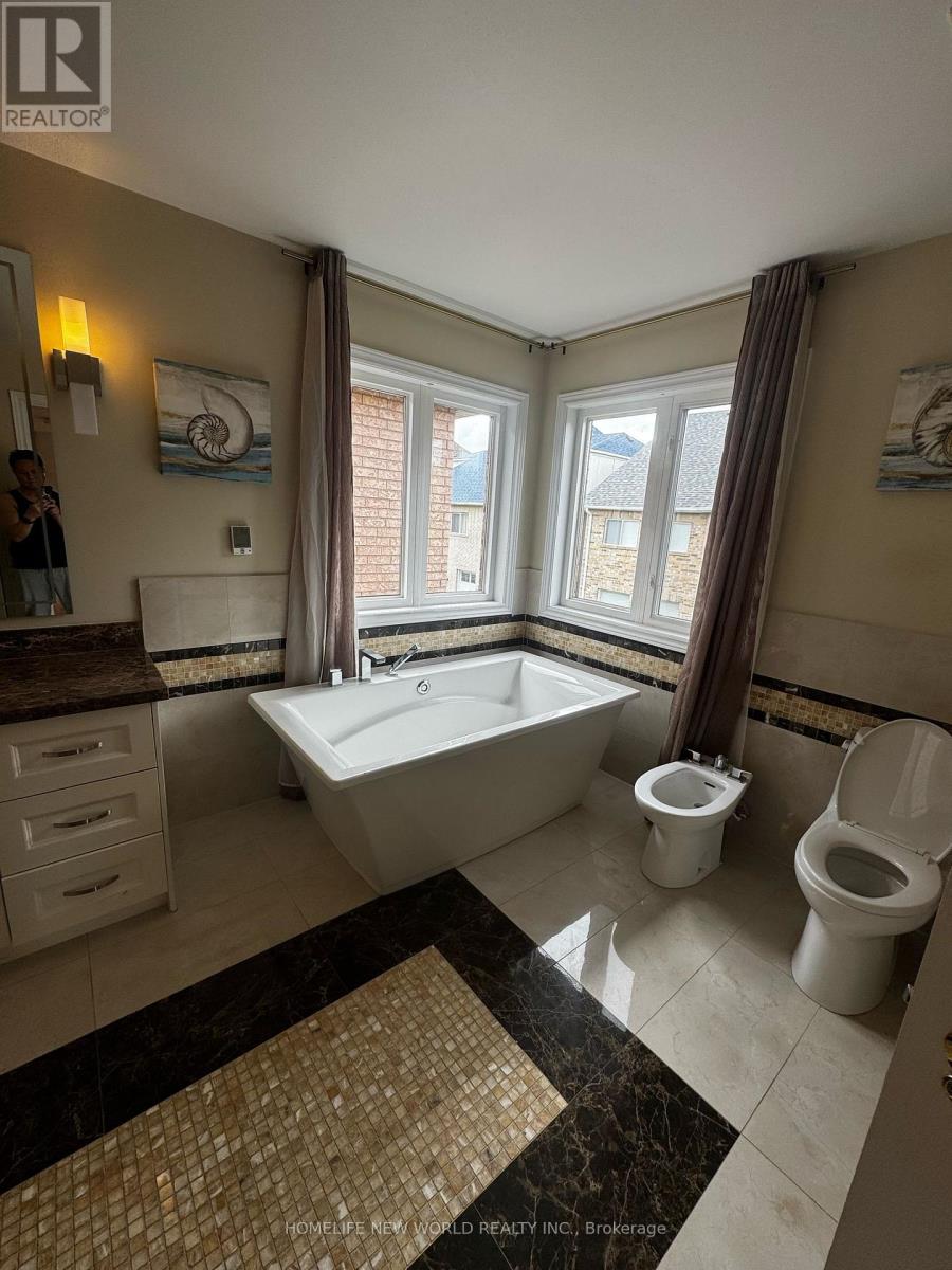 Single Family House for Sale in  SUMMERIDGE DRIVE Vaughan (Patterson) 
