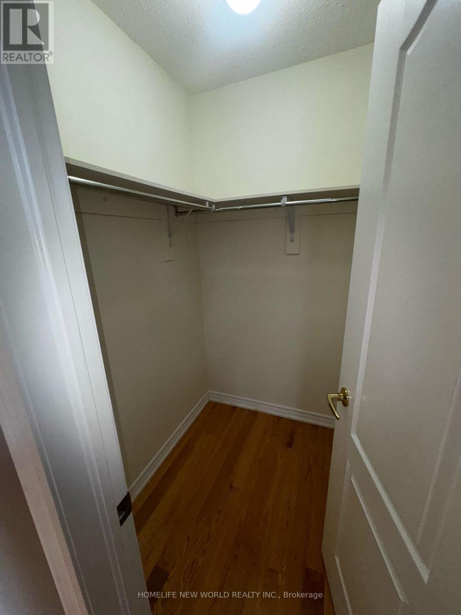 Single Family House for Sale in  SUMMERIDGE DRIVE Vaughan (Patterson) 