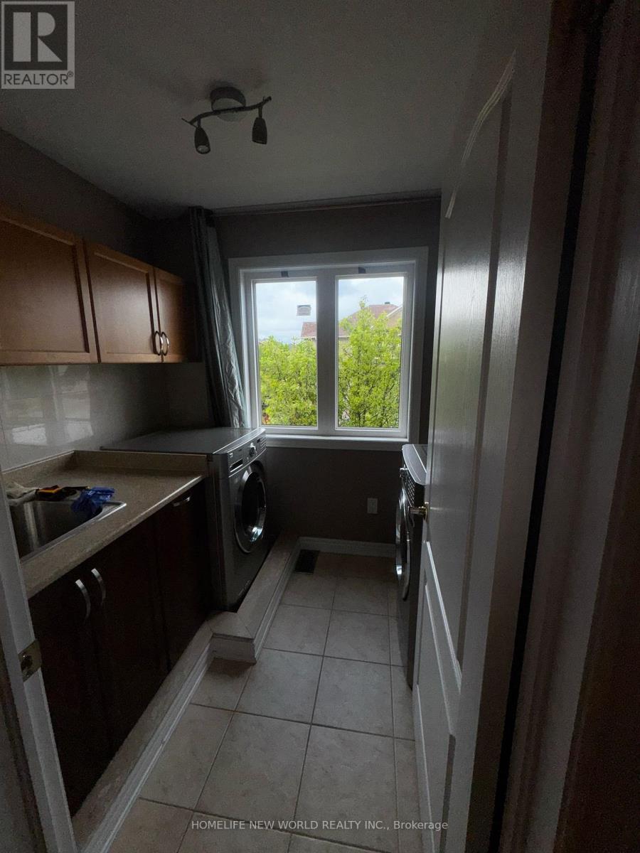 Single Family House for Sale in  SUMMERIDGE DRIVE Vaughan (Patterson) 