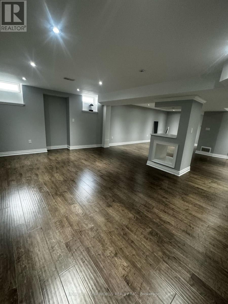 Single Family House for Sale in  SUMMERIDGE DRIVE Vaughan (Patterson) 