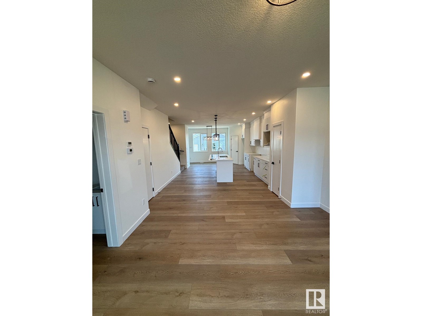 4207 38 ST - 5