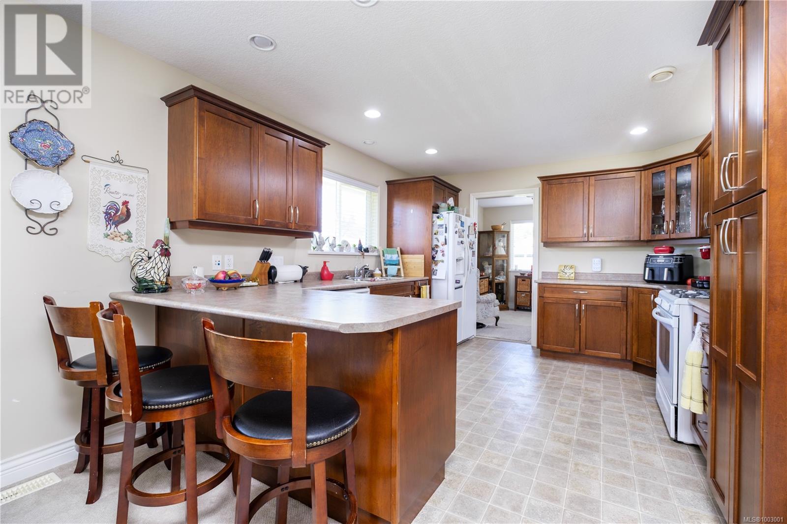 82 2006 Sierra Dr, Campbell River