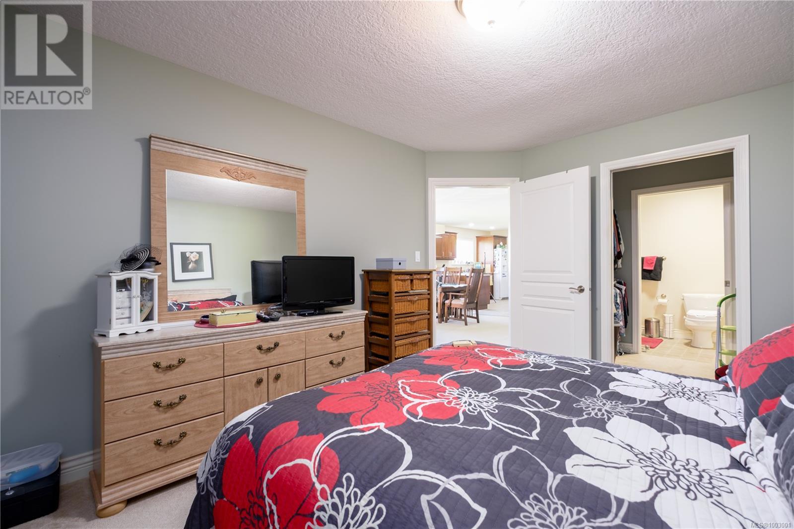 82 2006 Sierra Dr, Campbell River