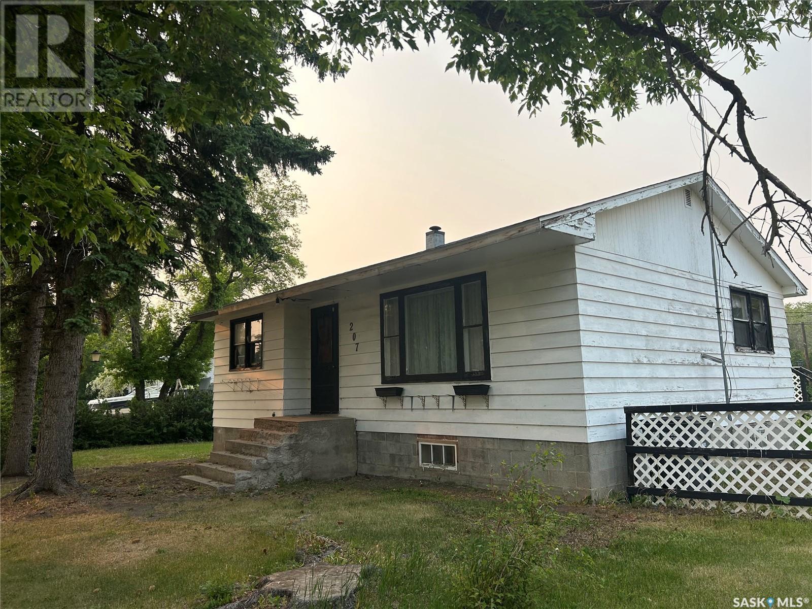 Photo 23 of 207 3rd Avenue W, Nokomis SK