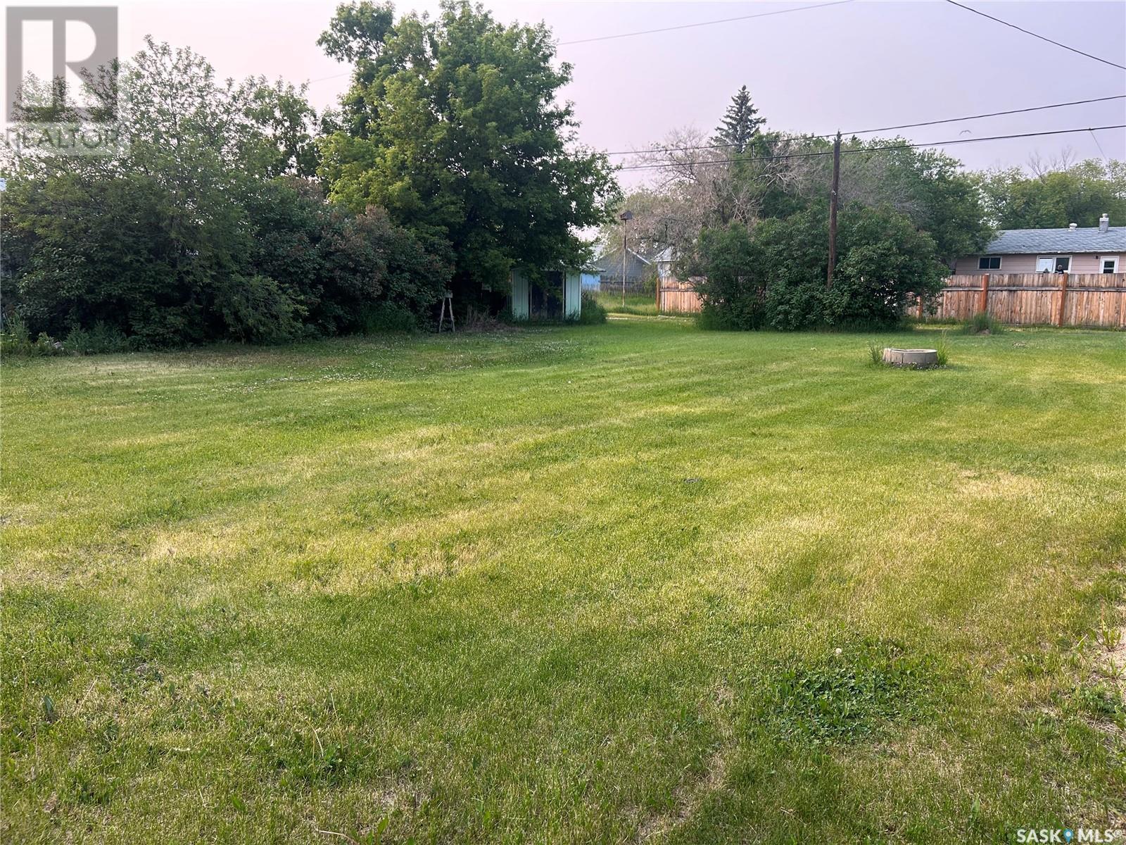 Photo 3 of 207 3rd Avenue W, Nokomis SK