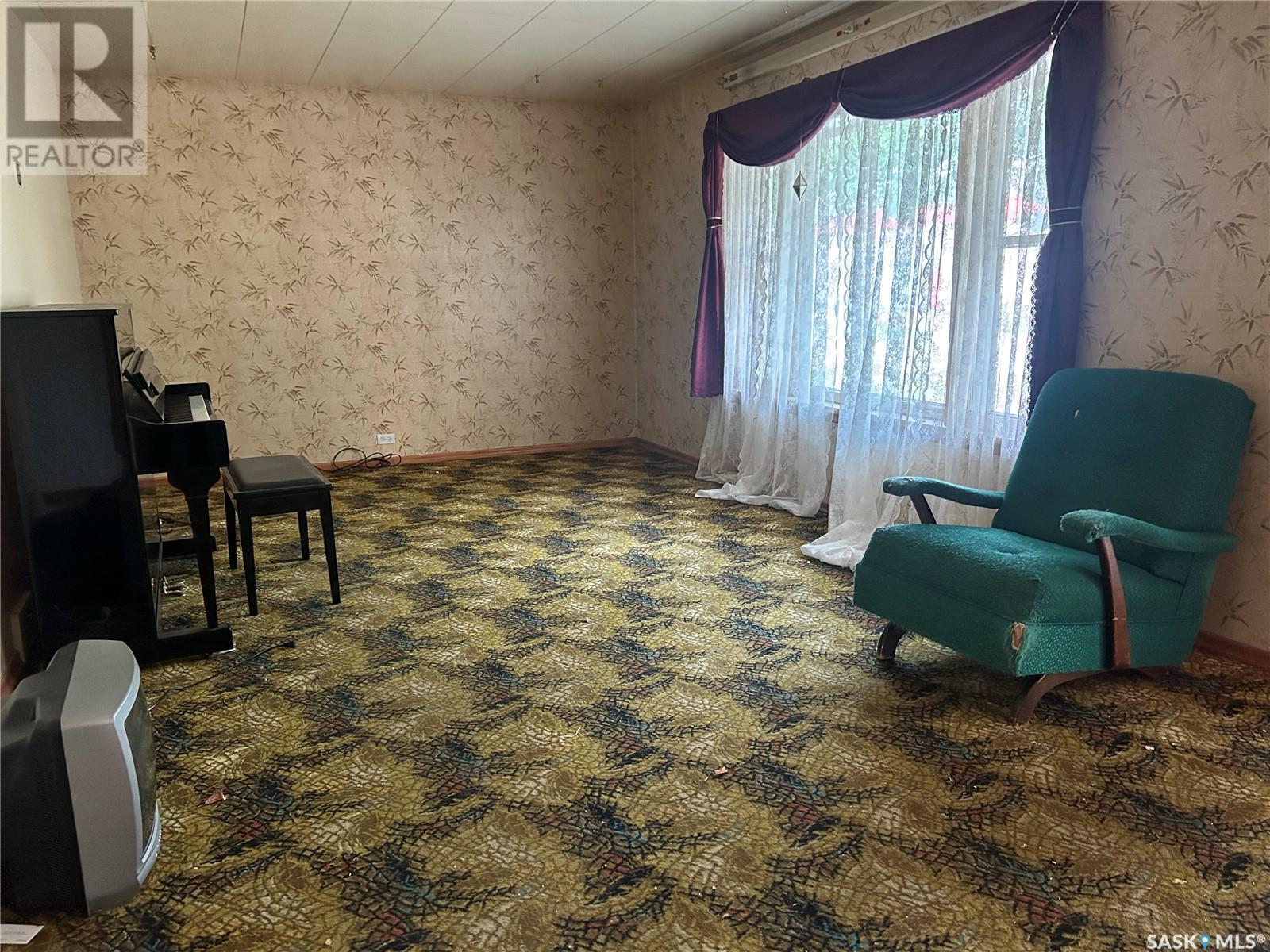 Photo 5 of 207 3rd Avenue W, Nokomis SK