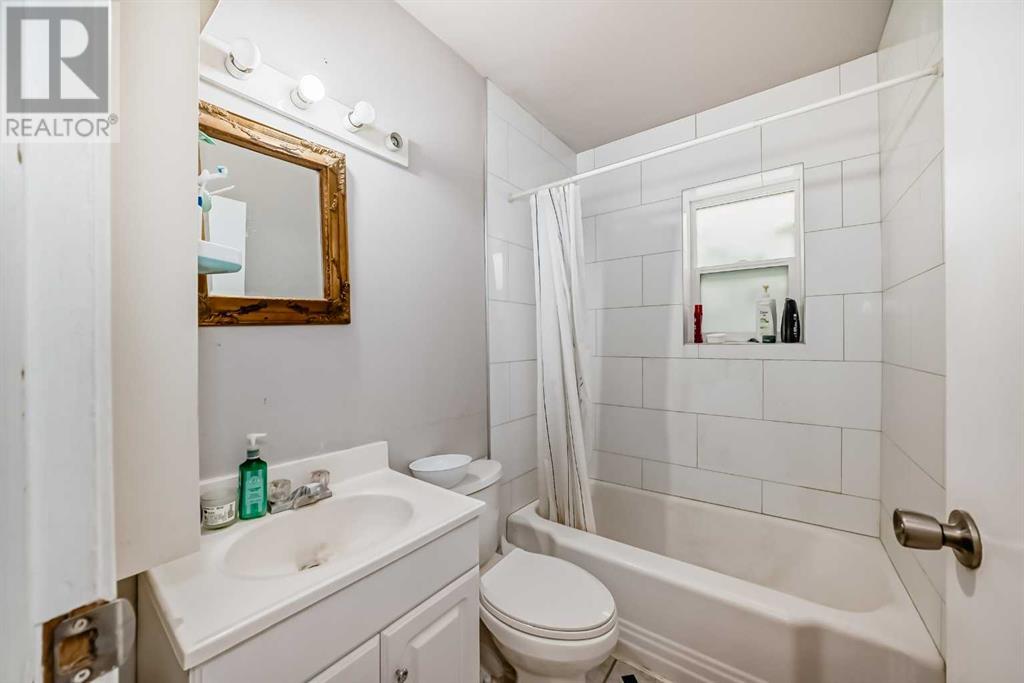 Single Family House Bi-level for Sale in   Avenue NW Capitol Hill Calgary 