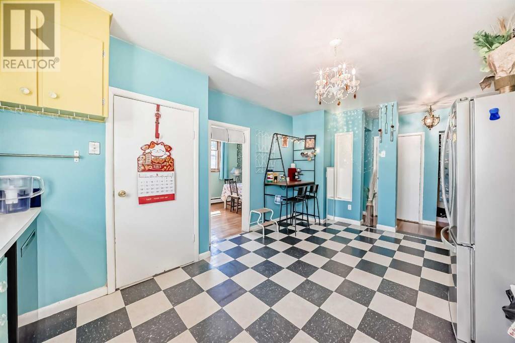 Single Family House Bi-level for Sale in   Avenue NW Capitol Hill Calgary 